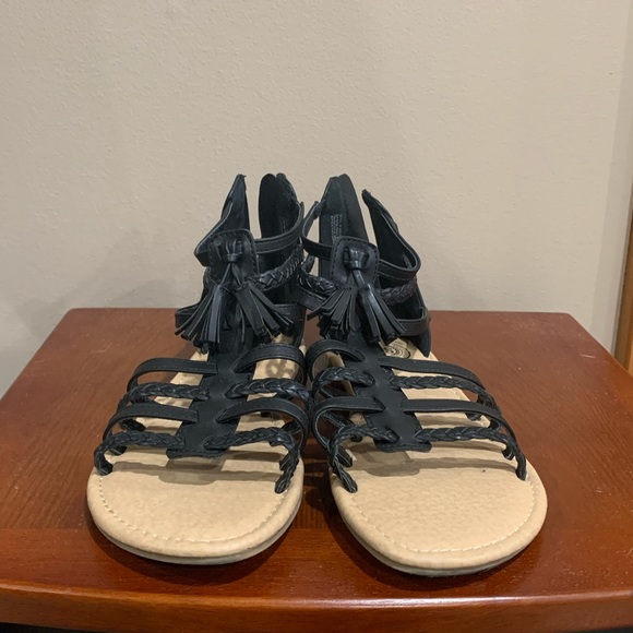 Sandals - Picture 2 of 4